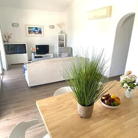 Tres Villa Cala'N Bosch (Menorca)