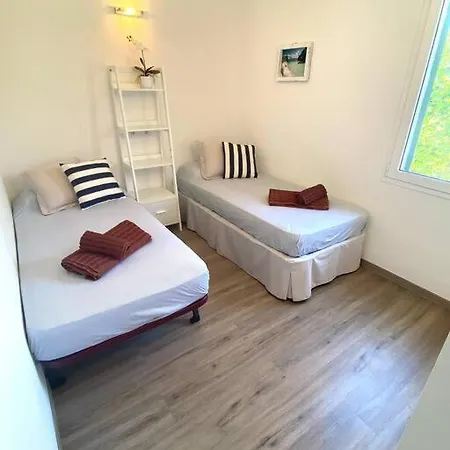 Tres * Cala'N Bosch (Menorca)